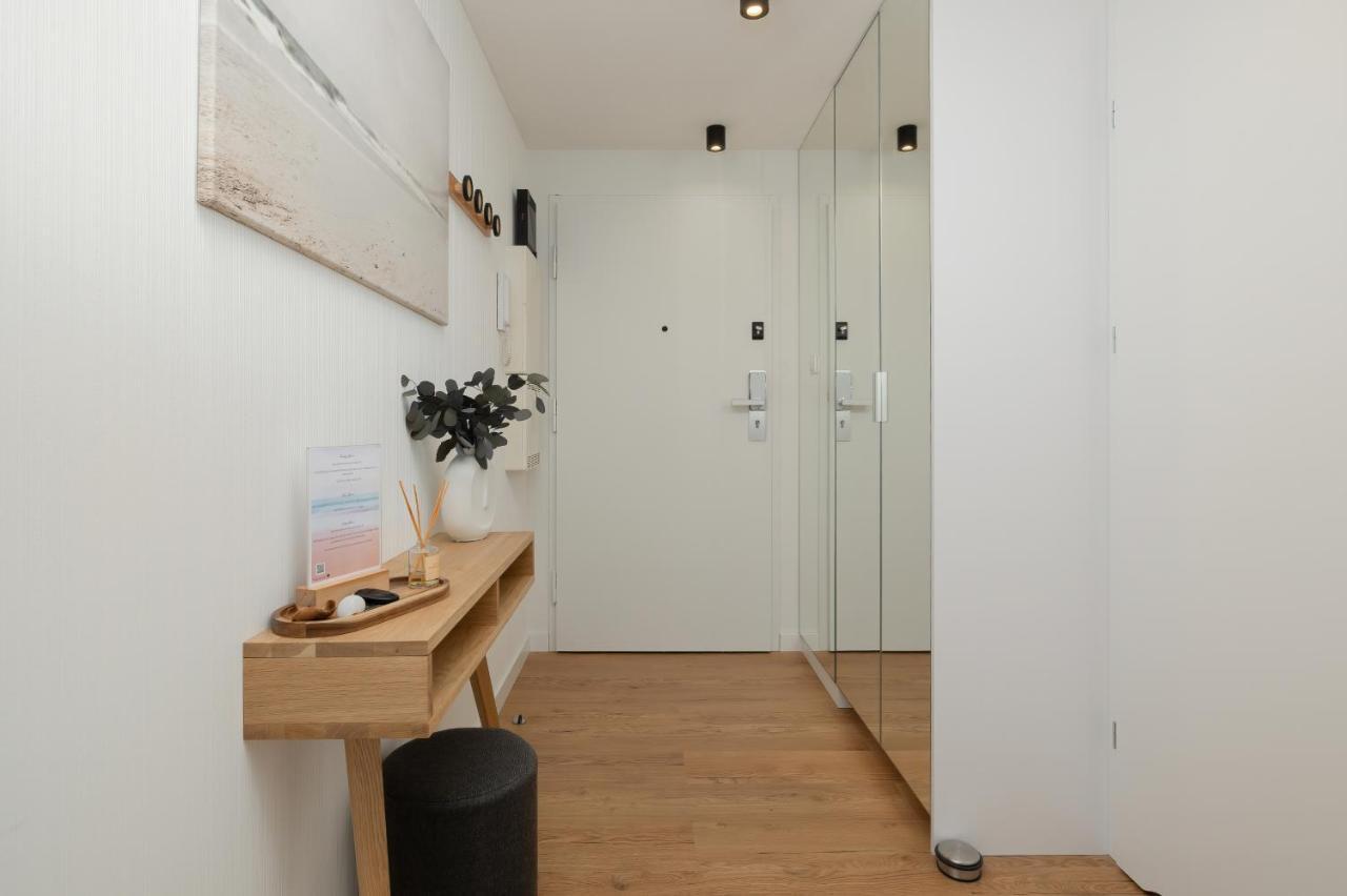 Pinea 718 Seaview Apartment Поберово Екстериор снимка